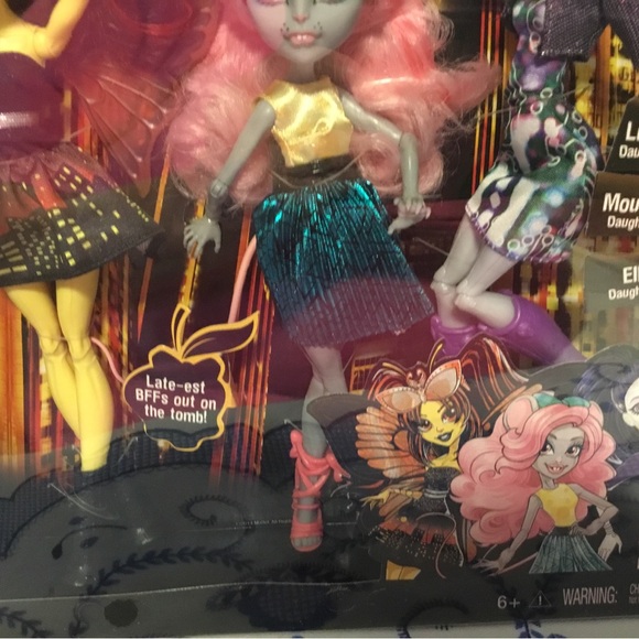 Monster High Elle Eedee, Luna Mothews, and Mouscedes King Boo York - Picture 3 of 4